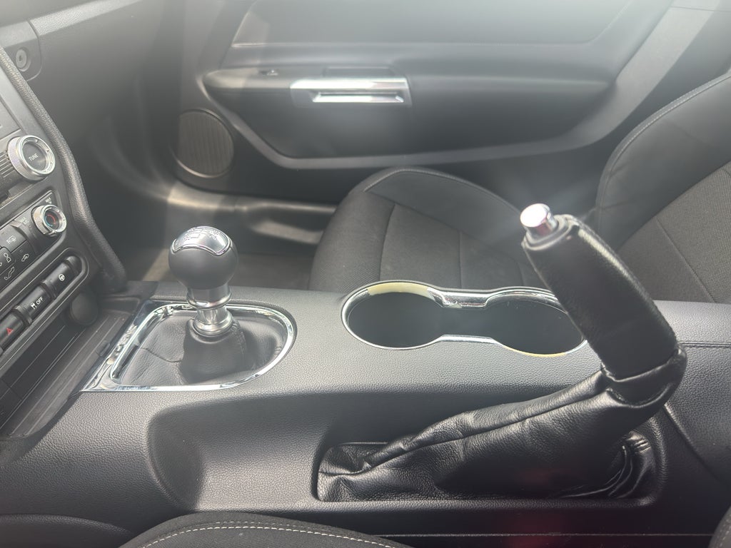 2017 Ford Mustang V6