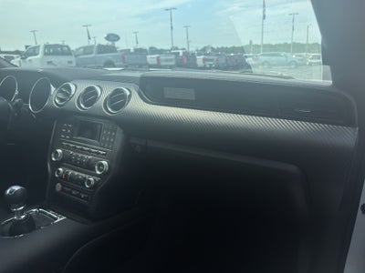 2017 Ford Mustang V6