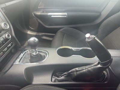 2017 Ford Mustang V6