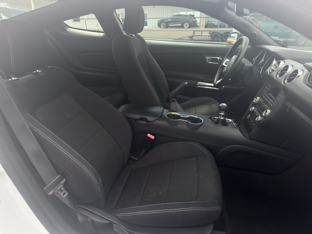 2017 Ford Mustang V6