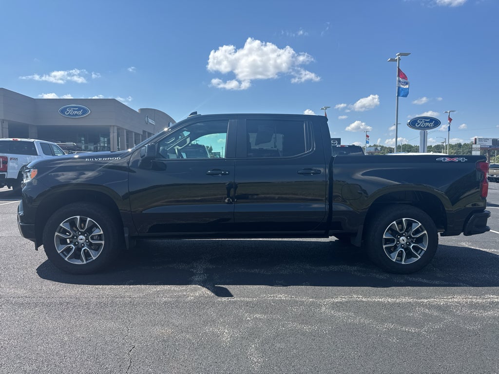 2025 Chevrolet Silverado RST