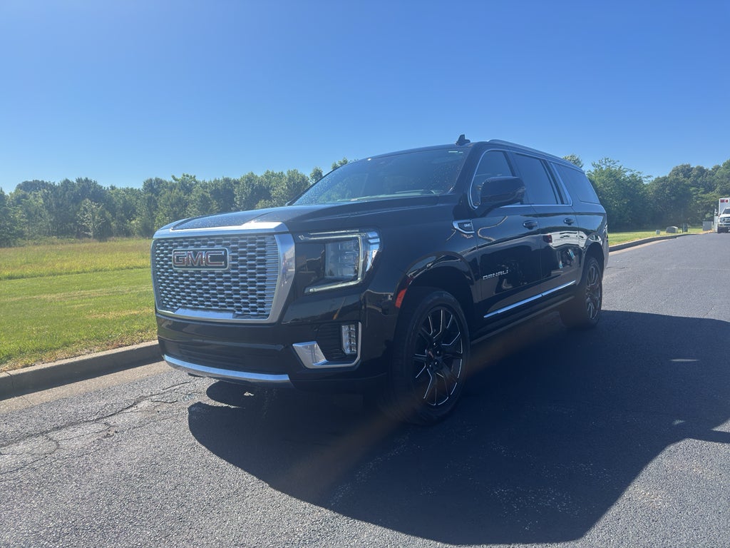 2023 GMC Yukon Denali AWD's photo