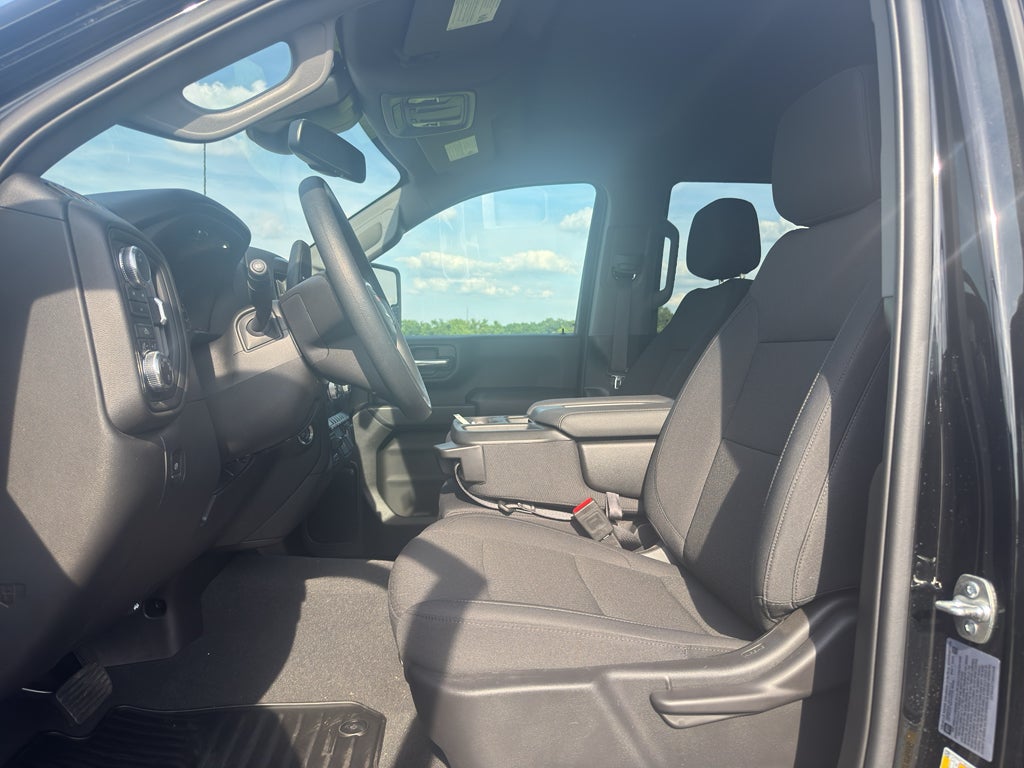 2025 GMC Sierra Pro