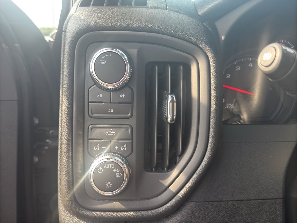 2025 GMC Sierra Pro