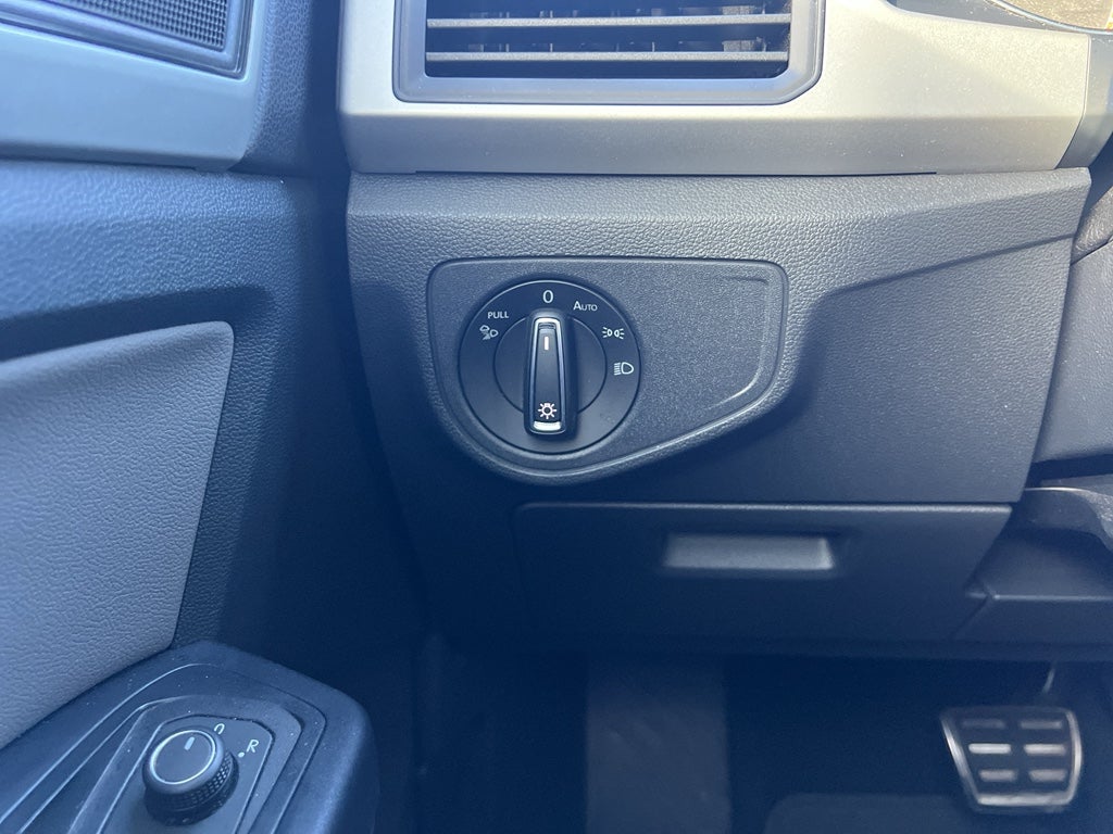 2021 Volkswagen Atlas Cross Sport 3.6L V6 SE w/Technology R-Line