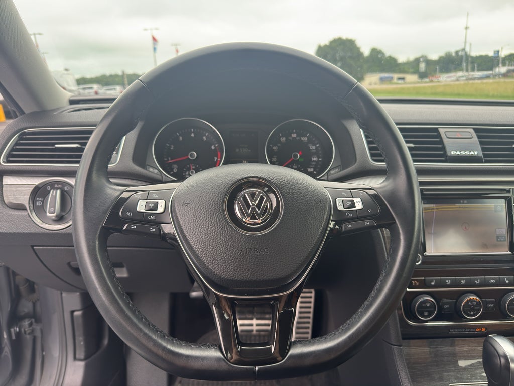2018 Volkswagen Passat 2.0T SEL Premium
