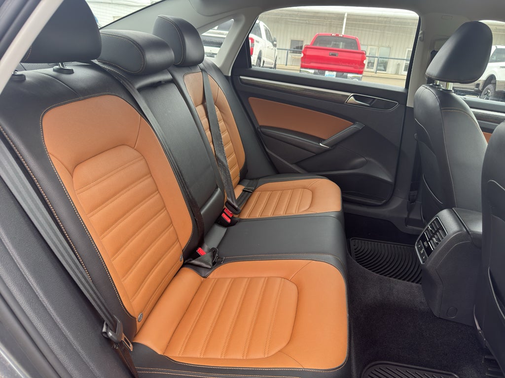 2018 Volkswagen Passat 2.0T SEL Premium