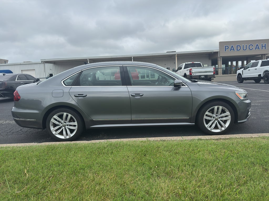 2018 Volkswagen Passat 2.0T SEL Premium
