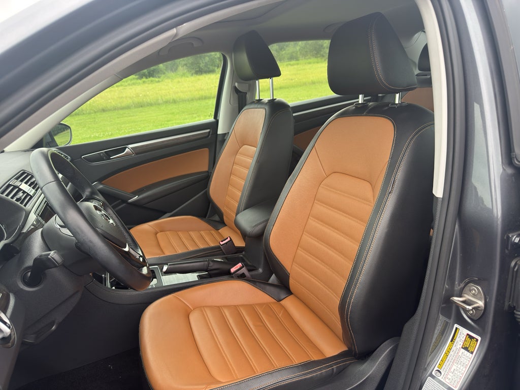 2018 Volkswagen Passat 2.0T SEL Premium