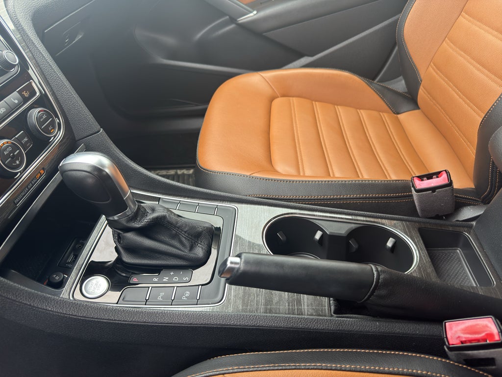 2018 Volkswagen Passat 2.0T SEL Premium