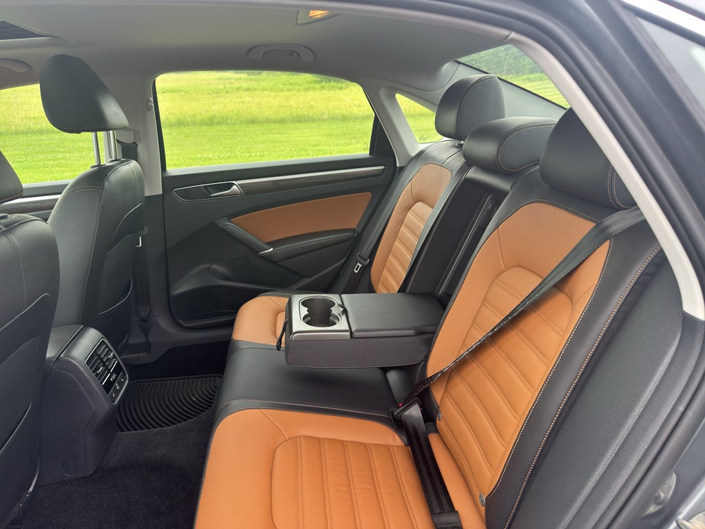 2018 Volkswagen Passat 2.0T SEL Premium