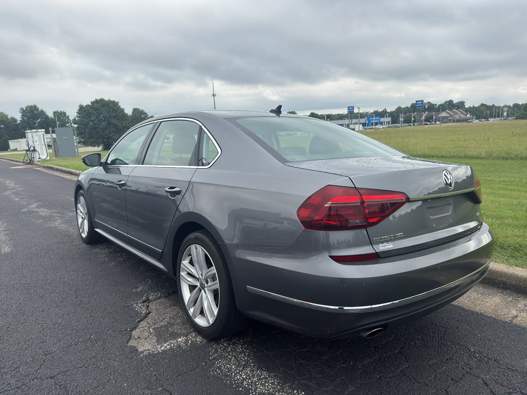 2018 Volkswagen Passat 2.0T SEL Premium