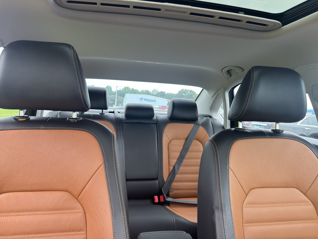2018 Volkswagen Passat 2.0T SEL Premium