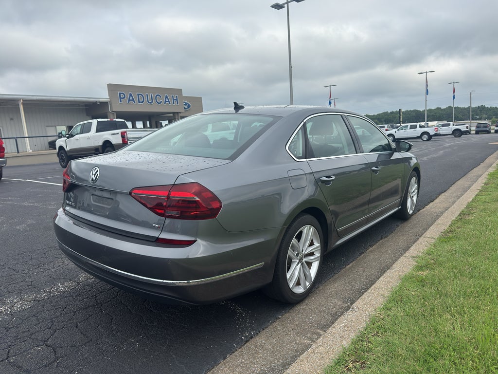2018 Volkswagen Passat 2.0T SEL Premium