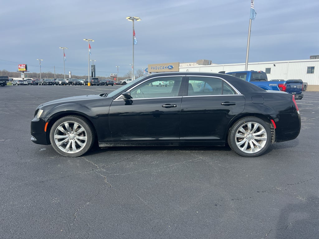 2019 Chrysler 300 Touring L