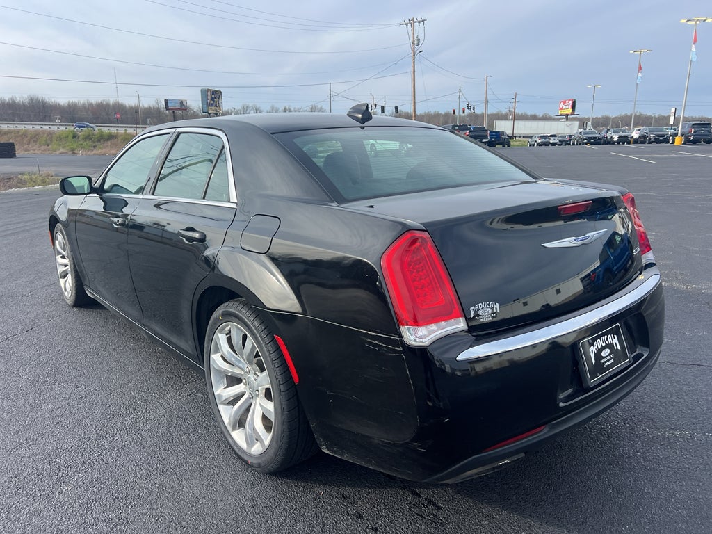 2019 Chrysler 300 Touring L
