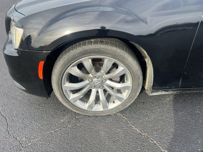 2019 Chrysler 300 Touring L