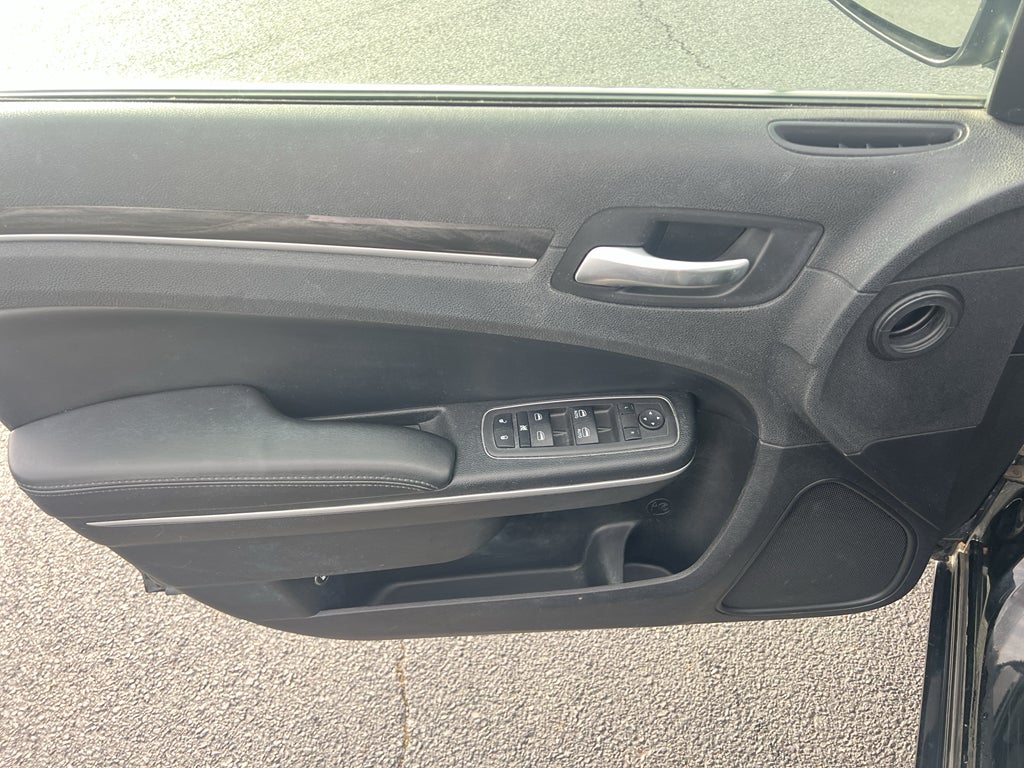 2019 Chrysler 300 Touring L