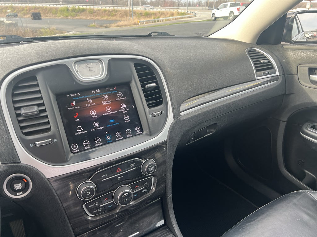 2019 Chrysler 300 Touring L