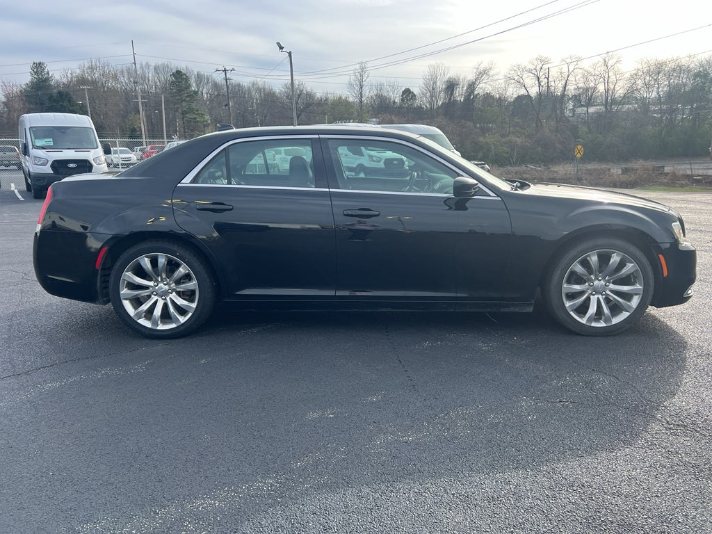 2019 Chrysler 300 Touring L
