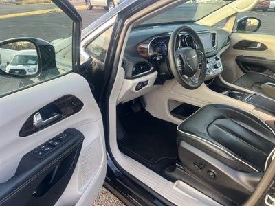 2023 Chrysler Pacifica Hybrid Limited