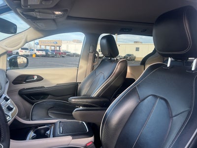 2023 Chrysler Pacifica Hybrid Limited