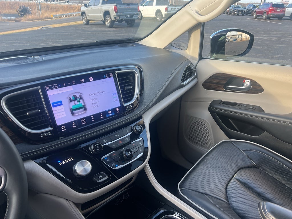 2023 Chrysler Pacifica Hybrid Limited
