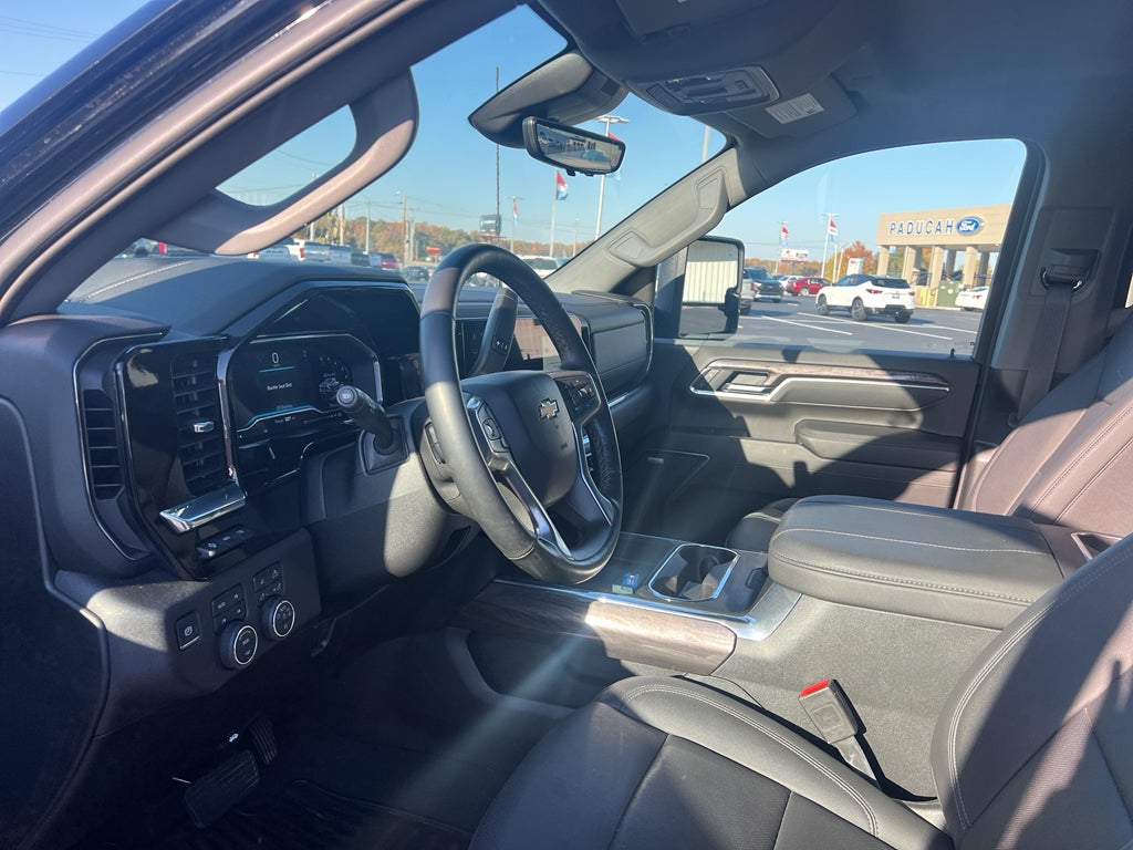 2025 Chevrolet Silverado LTZ