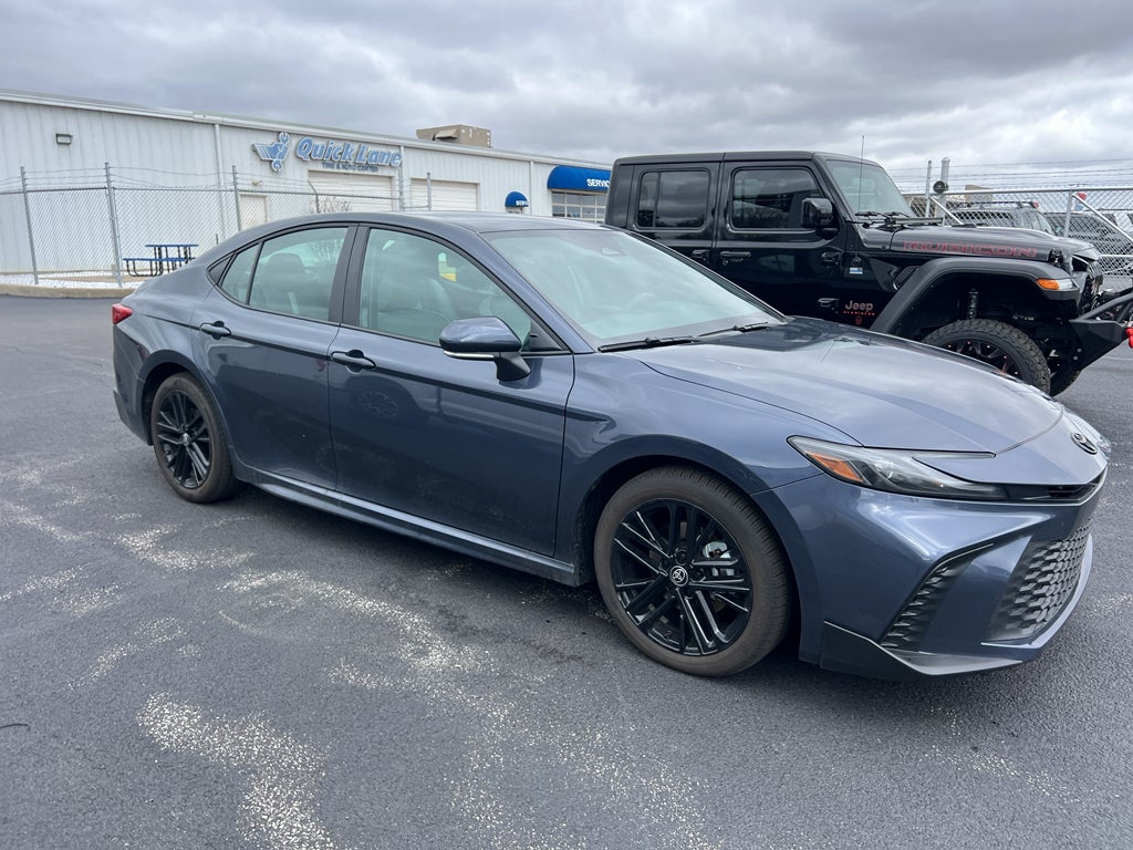 2026 Toyota Camry Hybrid SE