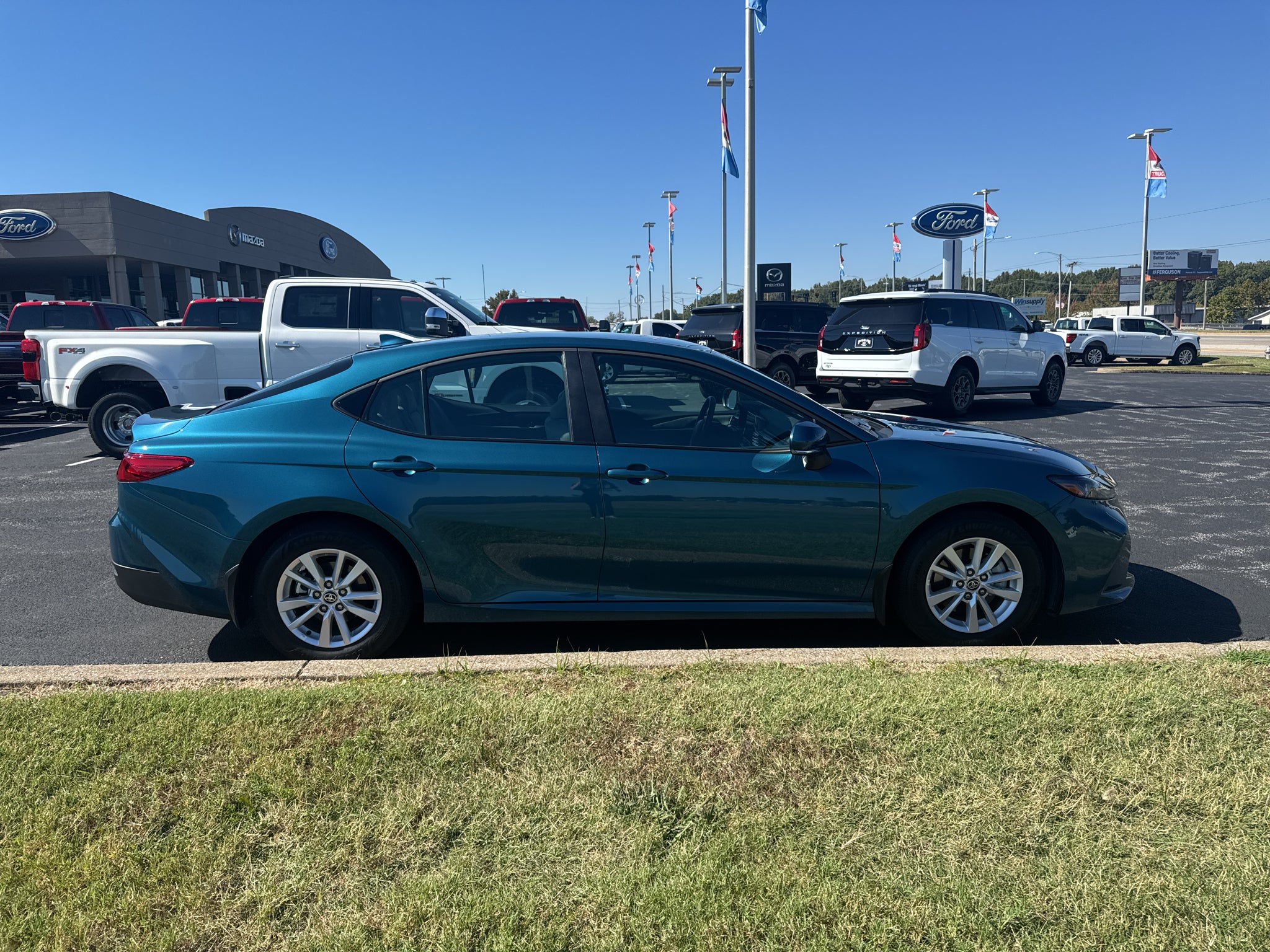 2026 Toyota Camry Hybrid LE