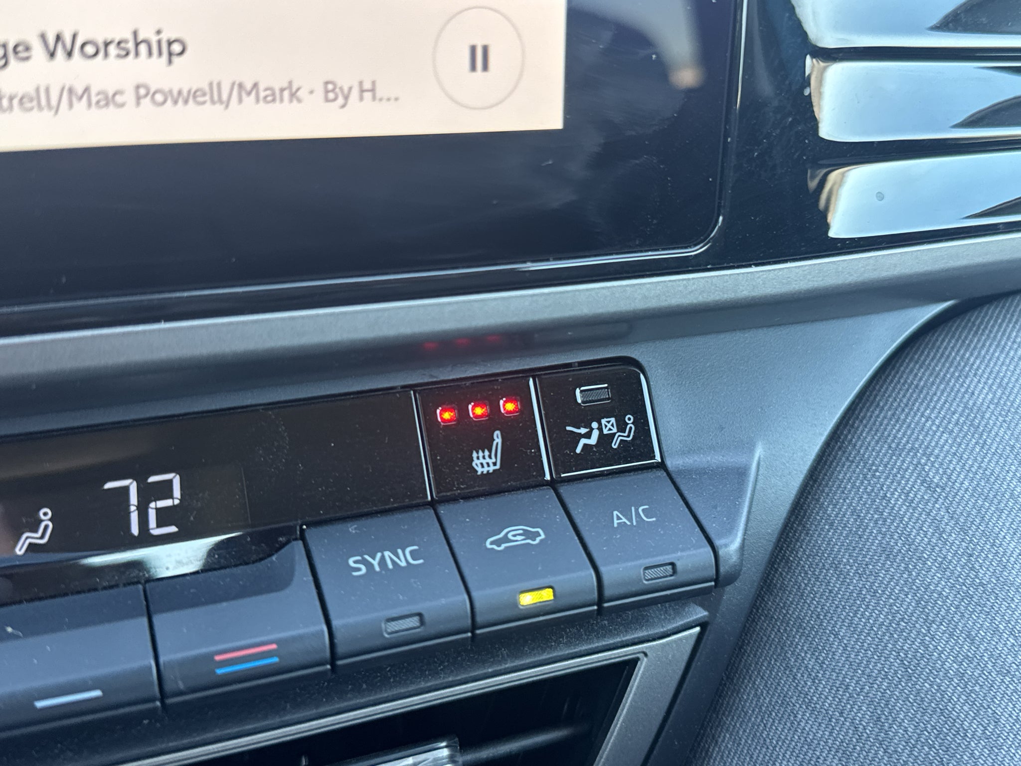 2026 Toyota Camry Hybrid LE