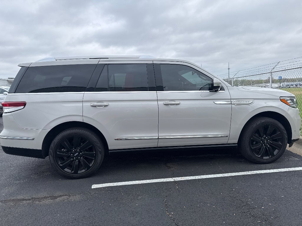 2023 Lincoln Navigator Reserve