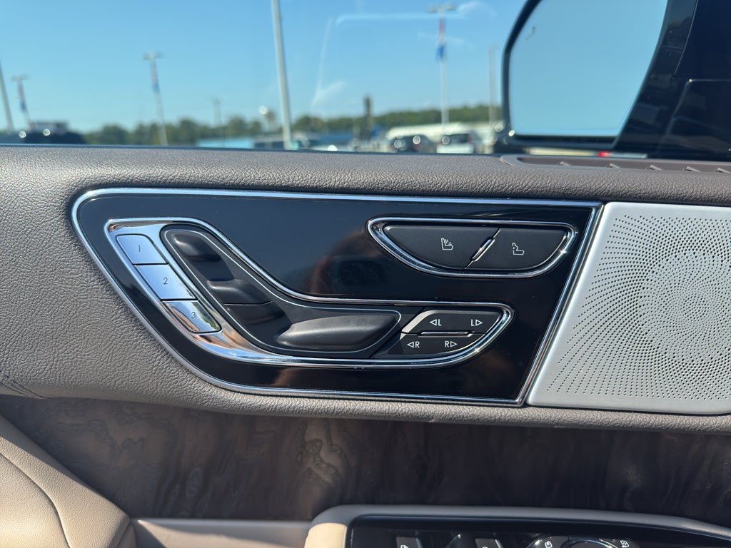 2022 Lincoln Navigator L Reserve