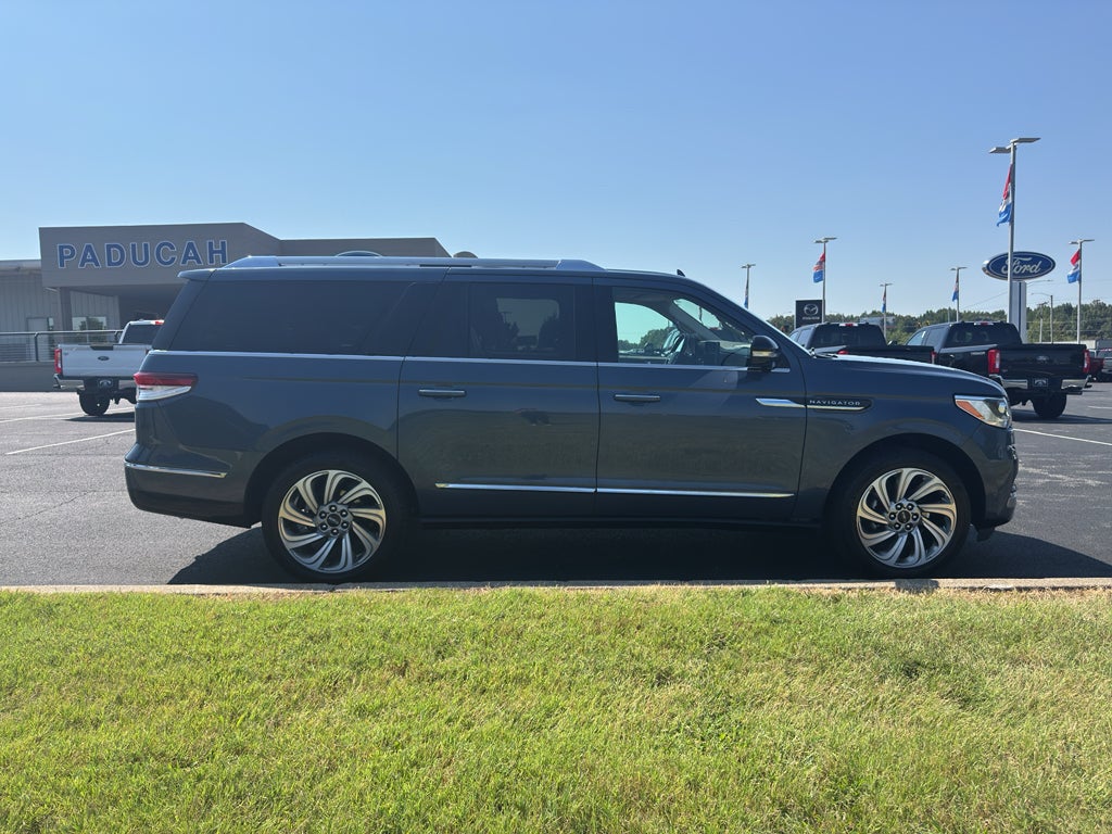 2022 Lincoln Navigator L Reserve