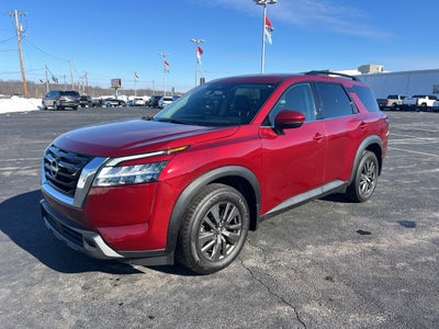2022 Nissan Pathfinder SV