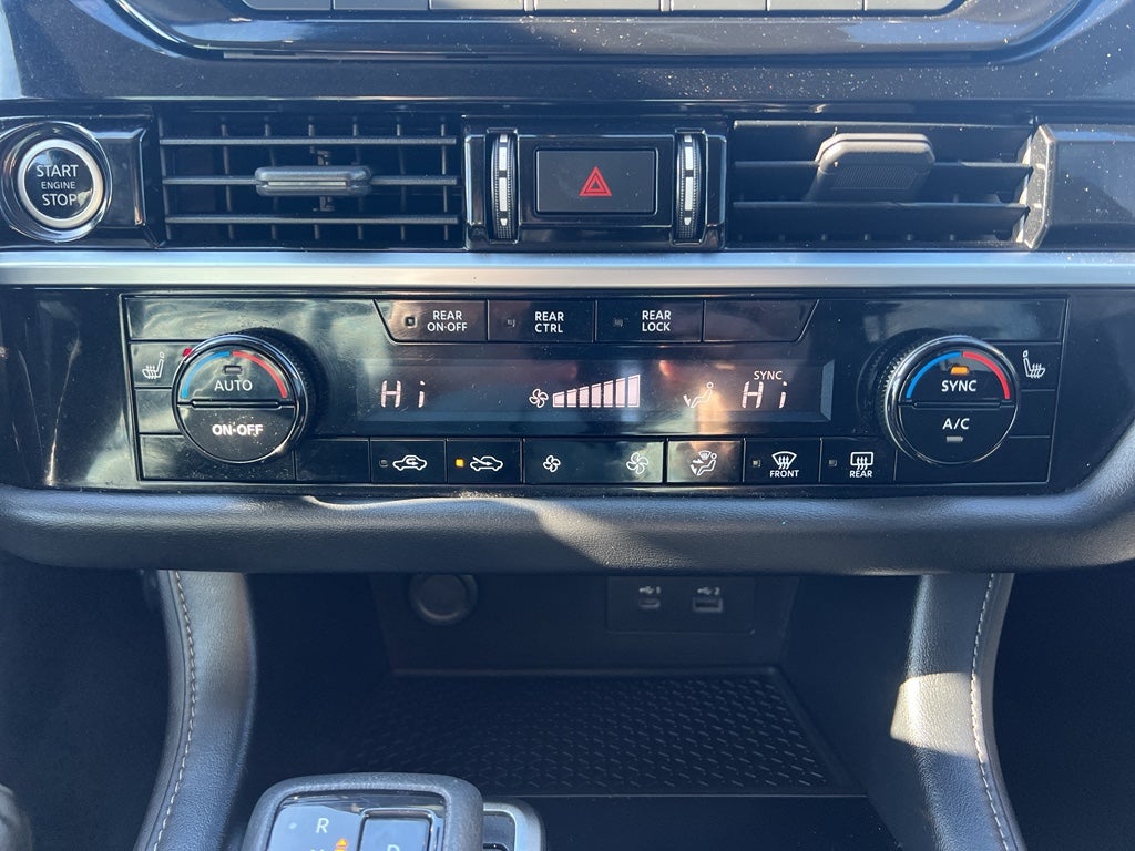 2022 Nissan Pathfinder SV