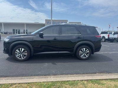 2024 Nissan Pathfinder SL