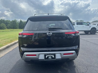 2024 Nissan Pathfinder SL