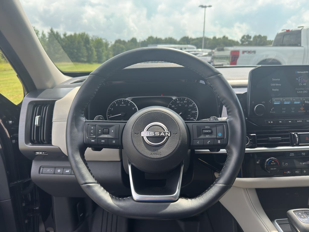 2024 Nissan Pathfinder SL