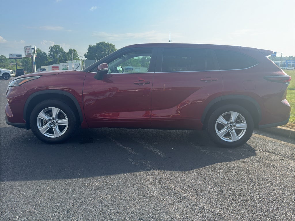 2024 Toyota Highlander LE