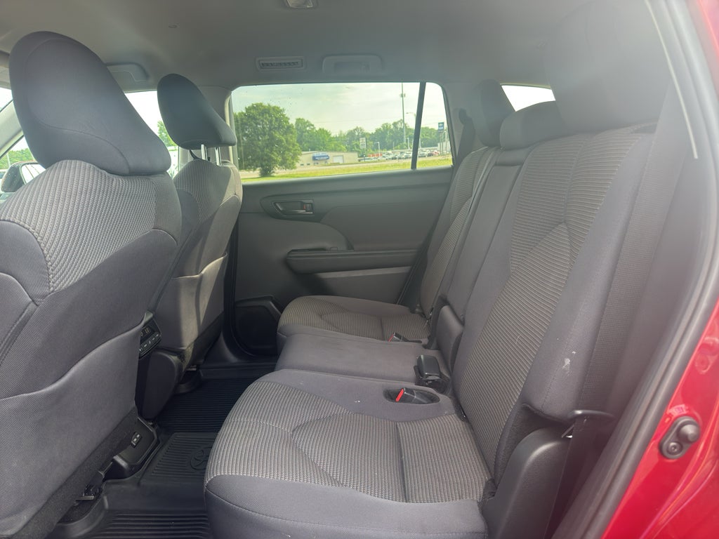 2024 Toyota Highlander LE