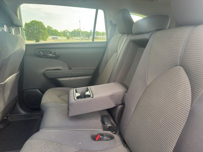 2024 Toyota Highlander LE